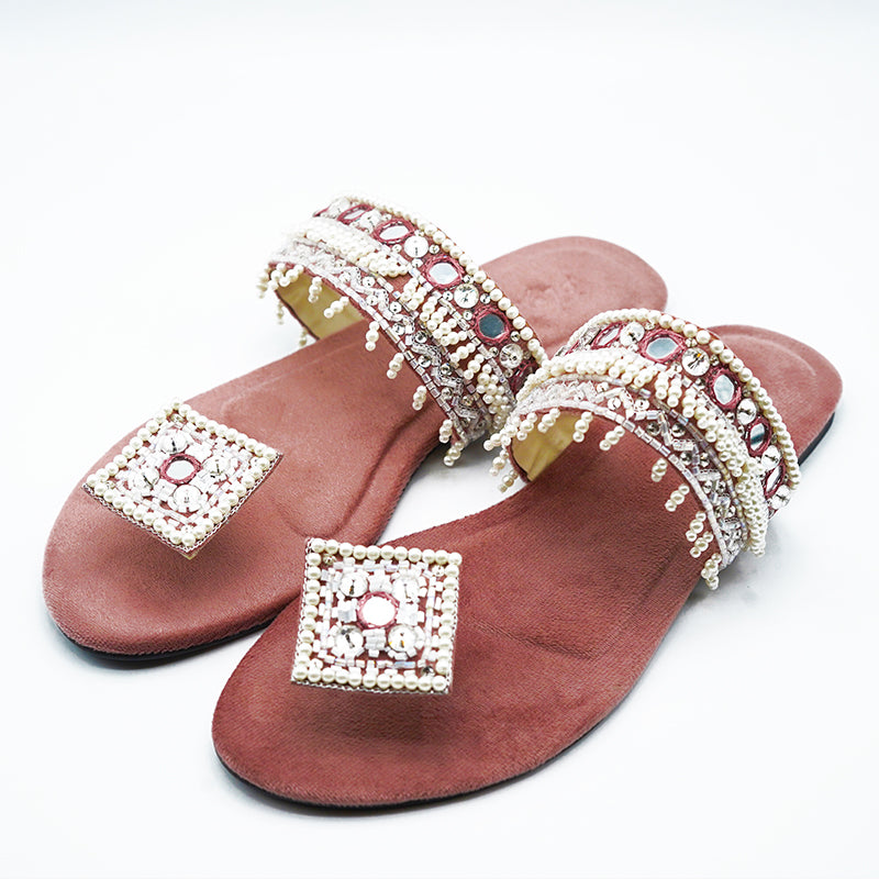 Girls best sale kolhapuri chappal